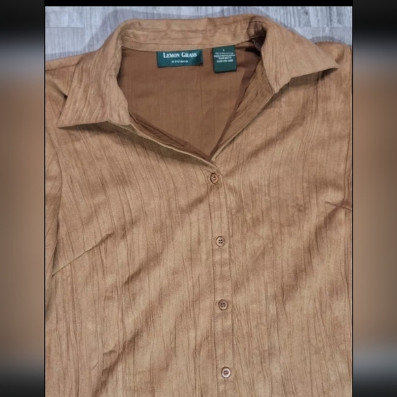 Lemon Grass Studio Women's Large Buttondown Light Brown Suede Texture - Picture 4 of 10
